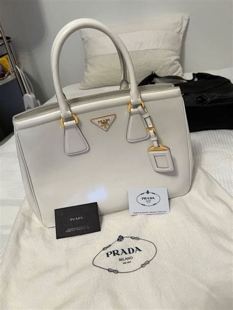 prada tasche weiss sale